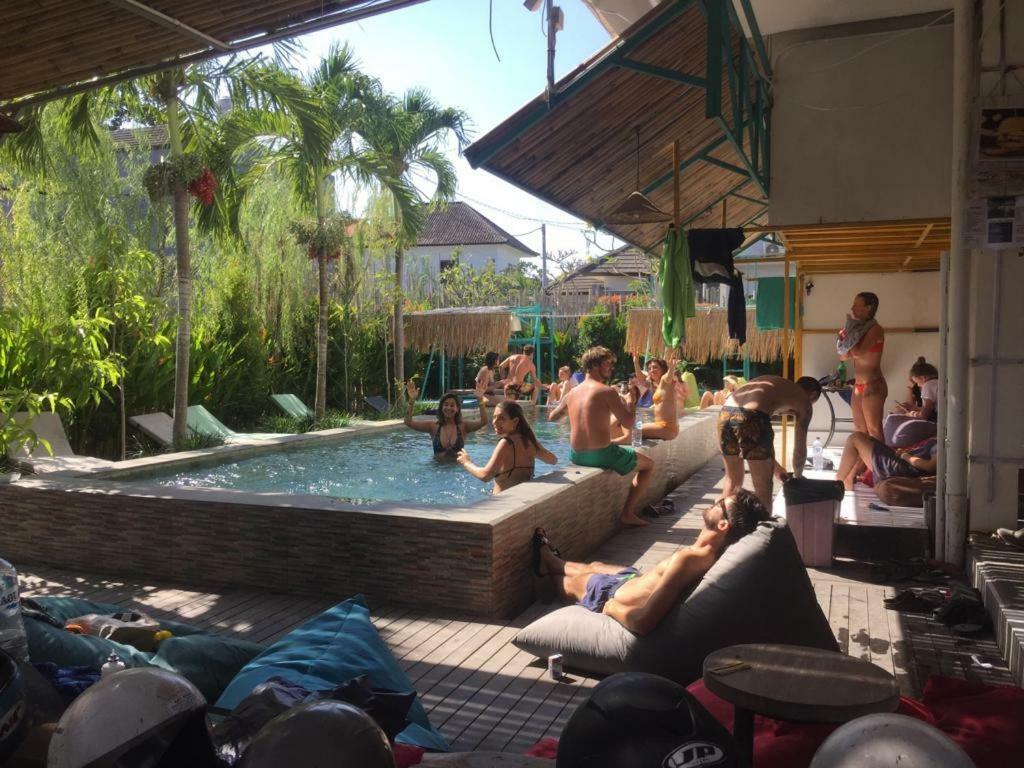 Sunny Surf Lodge Hostel Canggu  Luaran gambar
